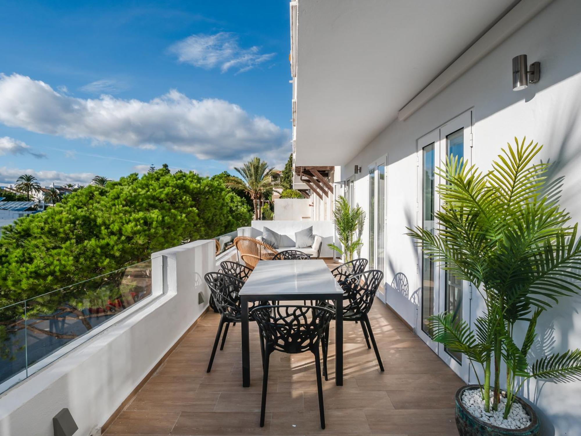 3 Bdrm Stylish Apt W Pool In Puerto Banus Marbella Kültér fotó