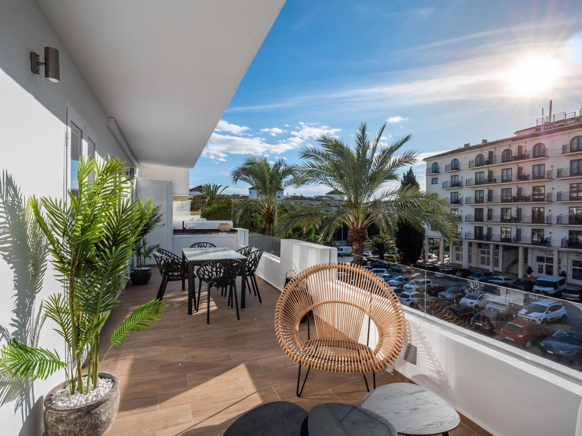 3 Bdrm Stylish Apt W Pool In Puerto Banus Marbella Kültér fotó