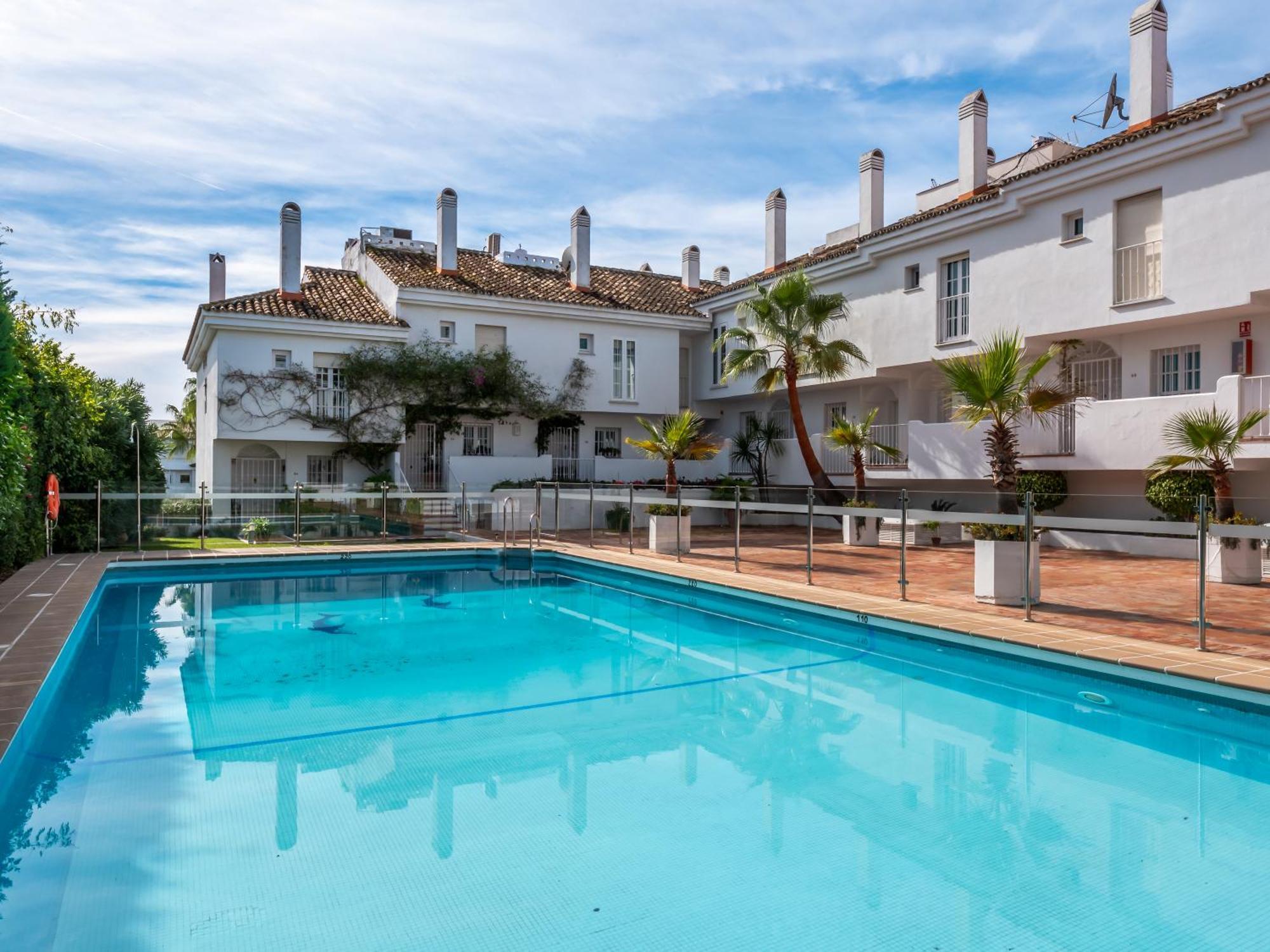 3 Bdrm Stylish Apt W Pool In Puerto Banus Marbella Kültér fotó