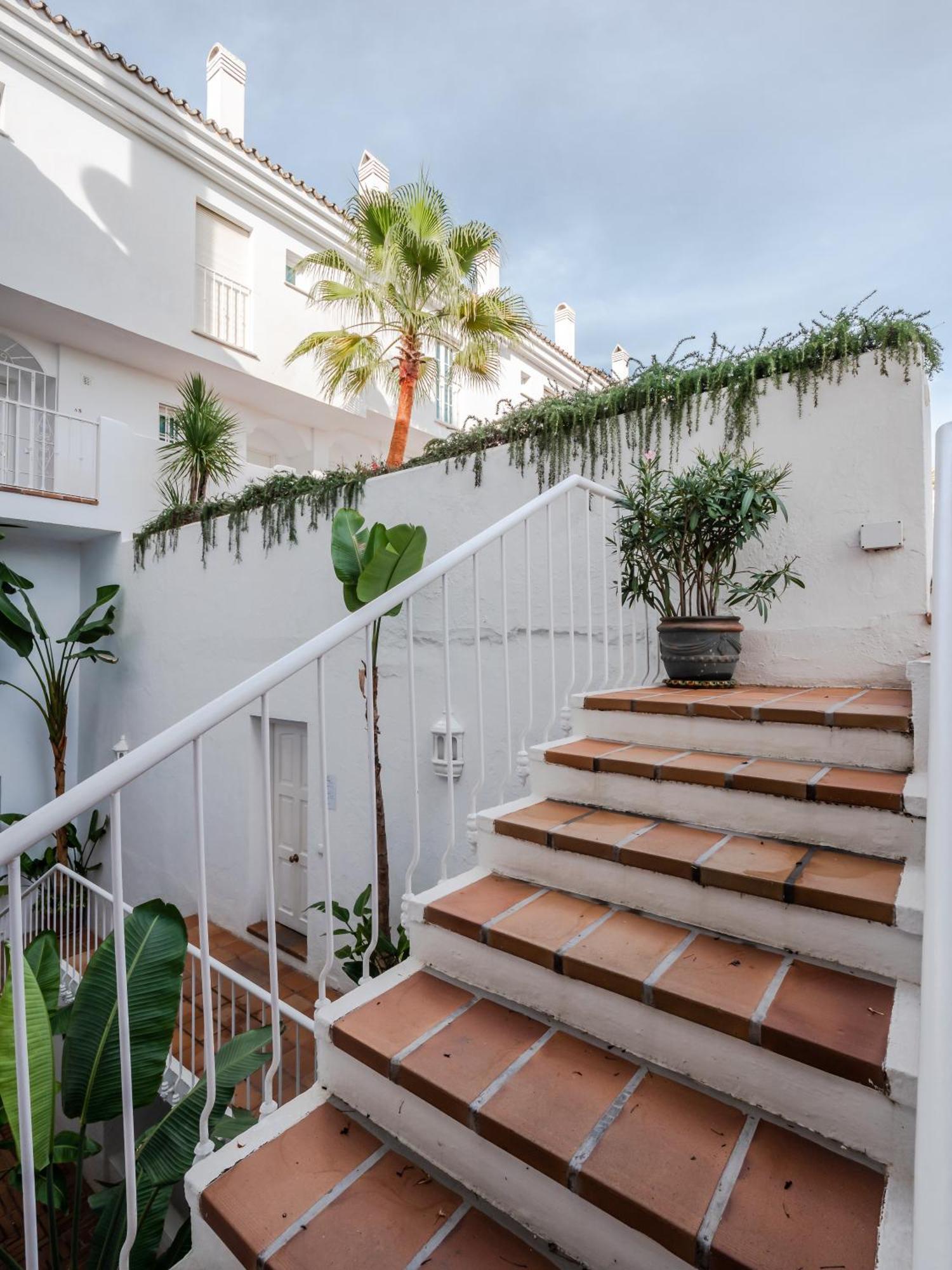 3 Bdrm Stylish Apt W Pool In Puerto Banus Marbella Kültér fotó